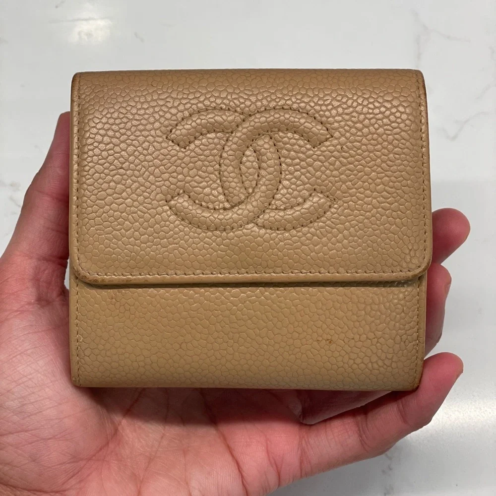 Chanel compact wallet authentic - Picture 2 of 12